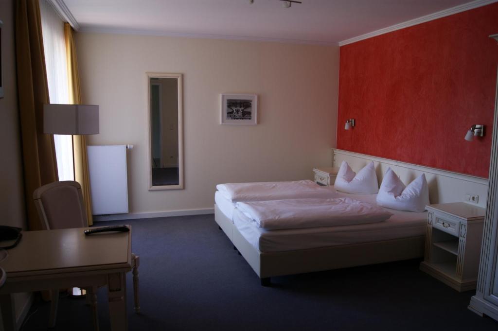Hotel Pension Bellevue Bad Doberan Quarto foto