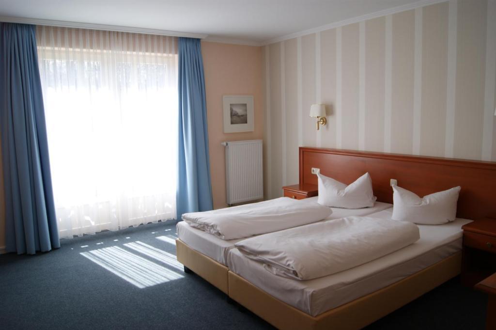 Hotel Pension Bellevue Bad Doberan Quarto foto