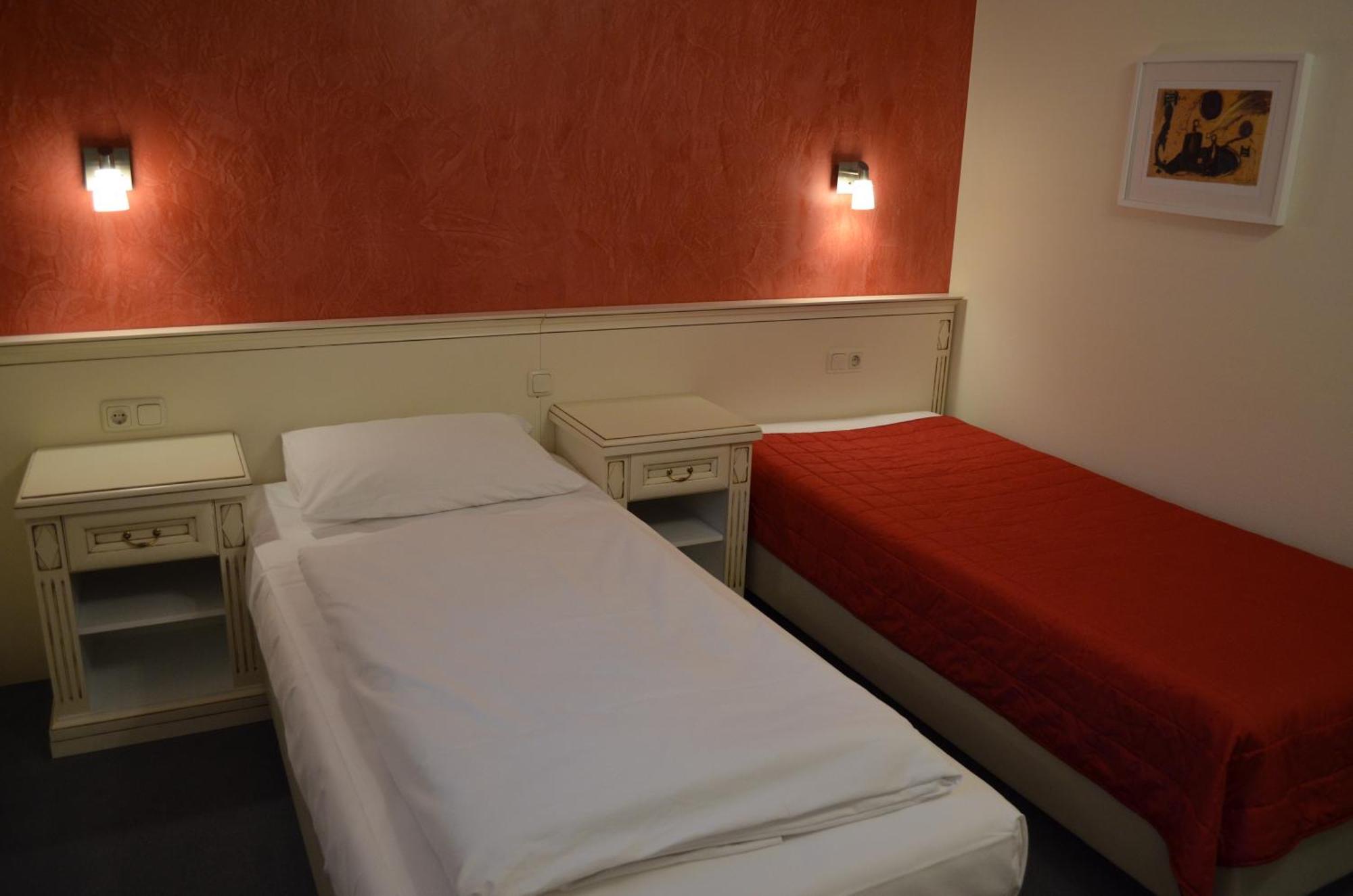 Hotel Pension Bellevue Bad Doberan Quarto foto